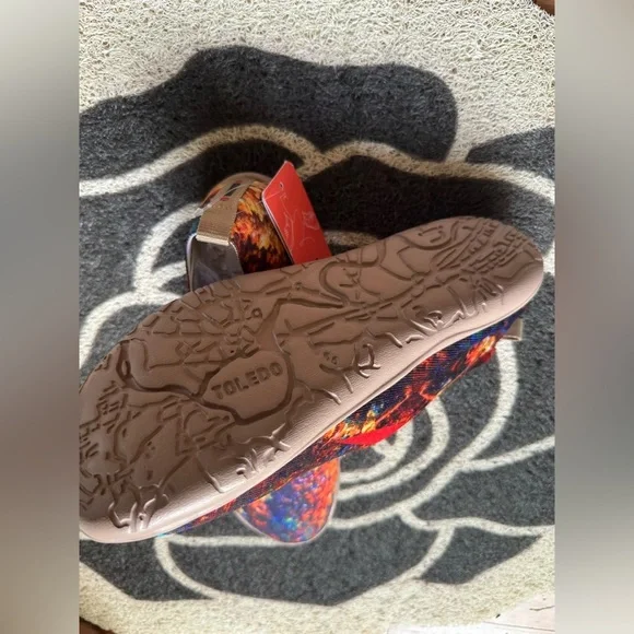 UIN Multicolor Artistic Slip-On Shoes - Picture 2 of 6